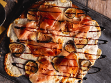 Fig And Prosciutto Pizza With Balsamic Drizzle